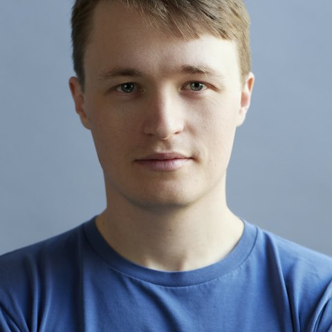 Portrait of Ariel Zeleznikow-Johnston